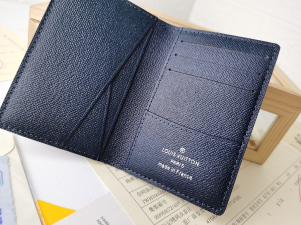 LVコピーウォレット角部分ディテール